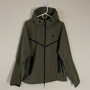 Nike Tech Woven Windrunner Jacket Lightweight Olive HM7151-223 $145 - Size Small